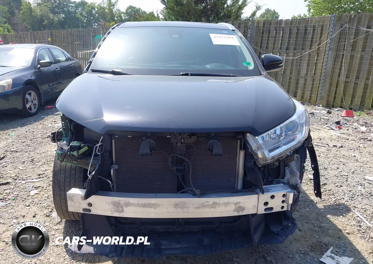 2019 Toyota Highlander Xle VIN:5TDJZRFH2KS575387 - 13