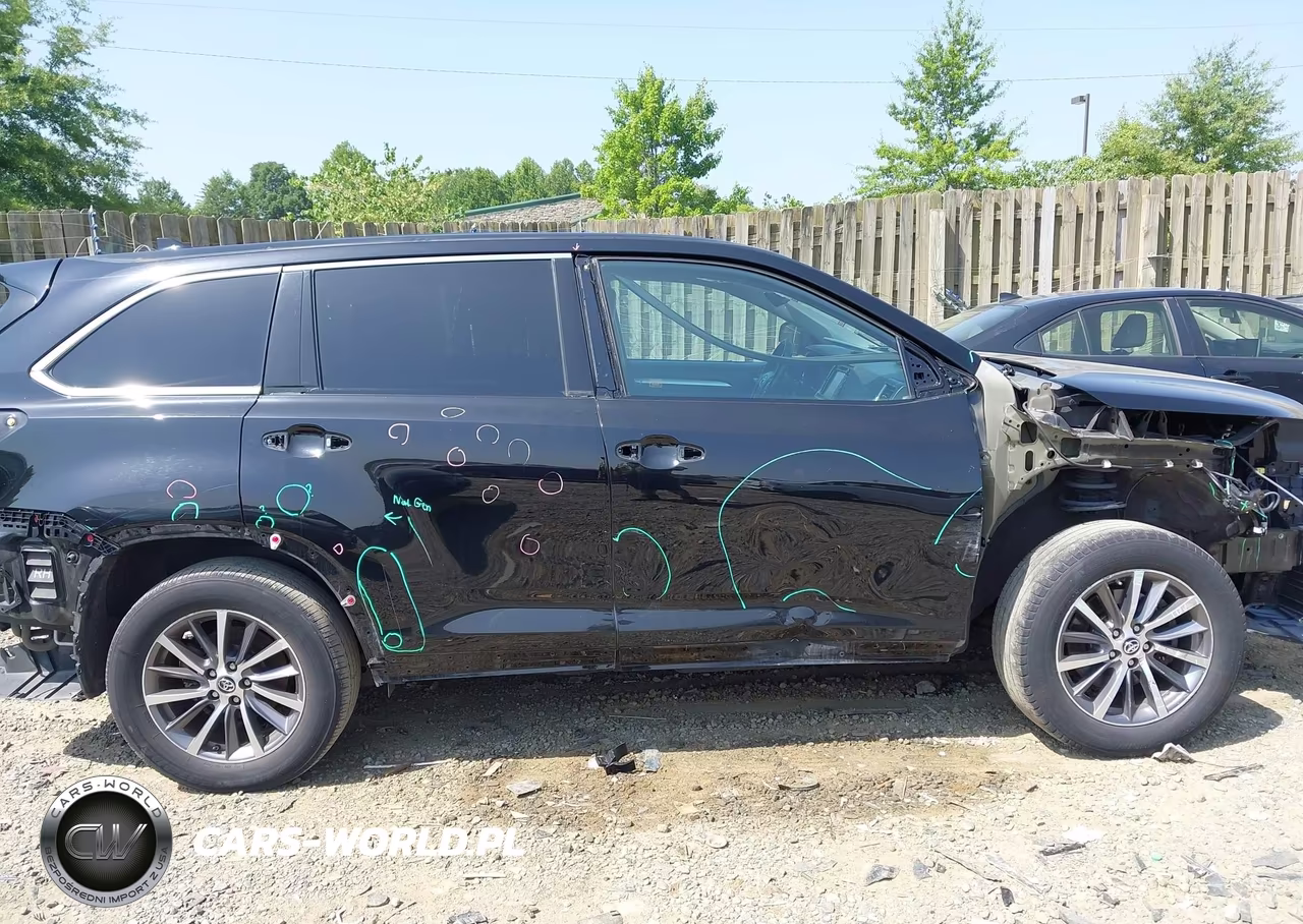 2019 Toyota Highlander Xle VIN:5TDJZRFH2KS575387 - 14
