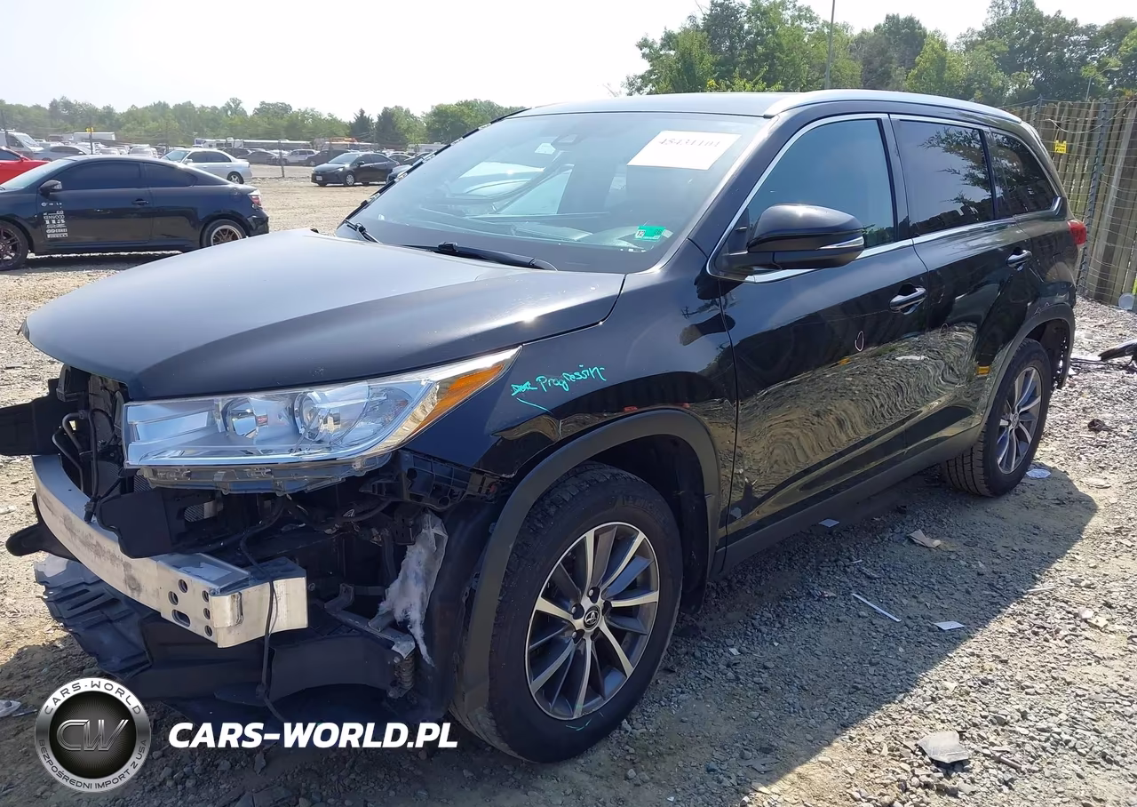 2019 Toyota Highlander Xle VIN:5TDJZRFH2KS575387 - 2