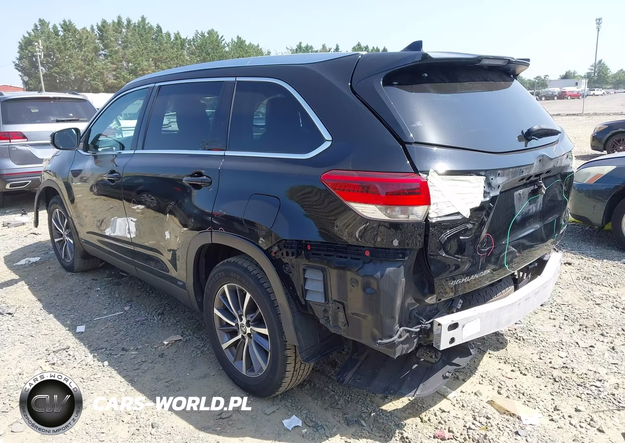 2019 Toyota Highlander Xle VIN:5TDJZRFH2KS575387 - 3