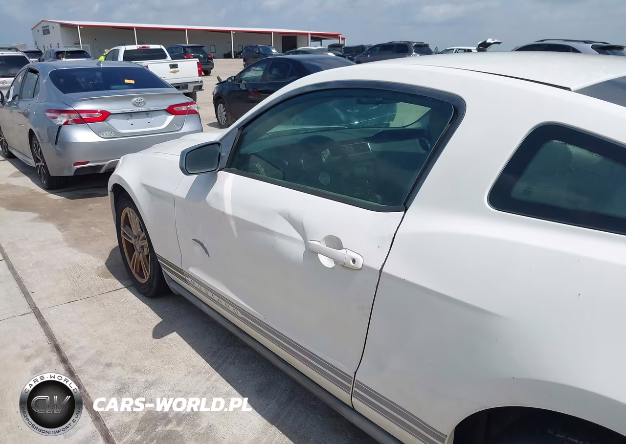 2010 Ford Mustang V6-V6 Premium VIN:1ZVBP8AN5A5142827 - 6