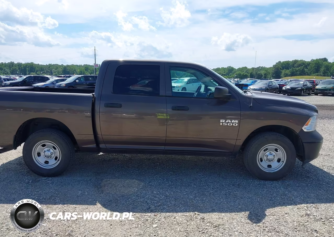 2018 Ram 1500 Tradesman 4X4 5'7 Box VIN:1C6RR7KG9JS293135 - 18