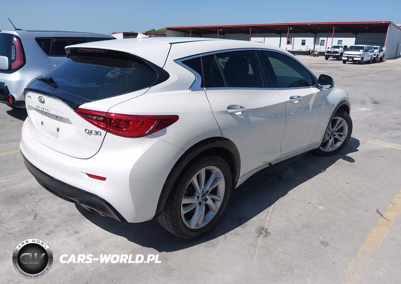 2017 Infiniti Qx30 VIN:SJKCH5CP8HA037280 - 4