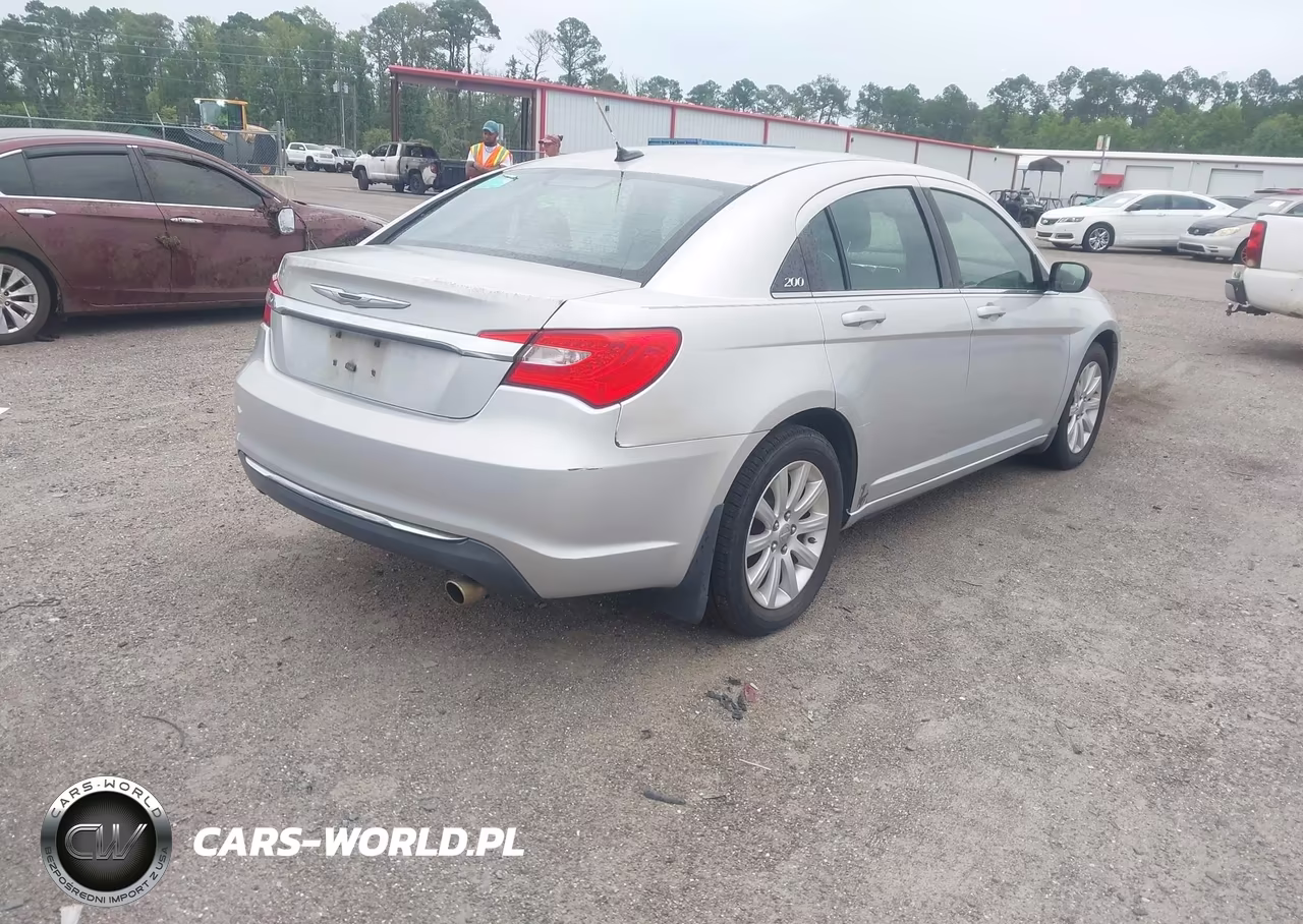 2011 Chrysler 200 Touring VIN:1C3BC1FB9BN569230 - 4