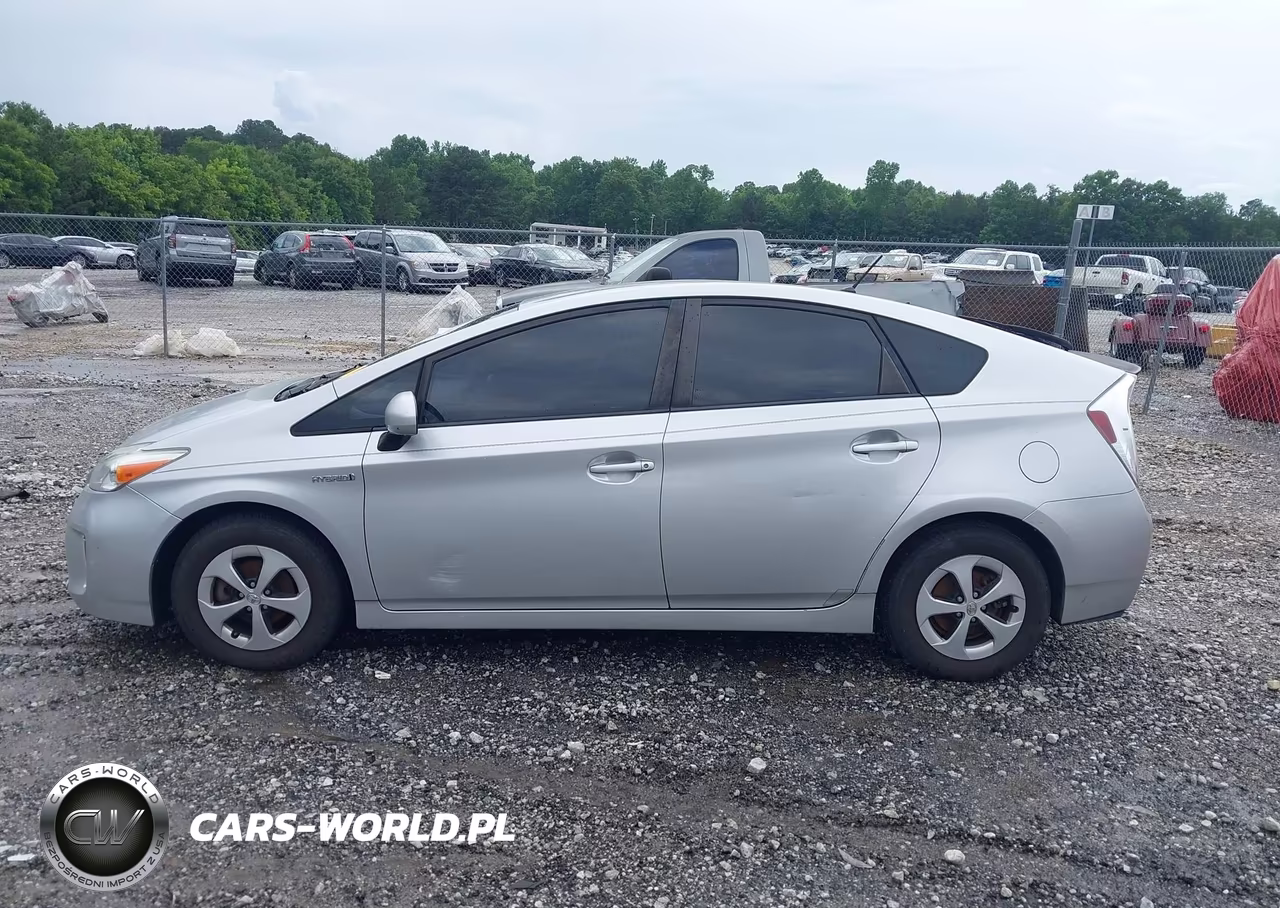 2013 Toyota Prius Two VIN:JTDKN3DU0D5578648 - 14