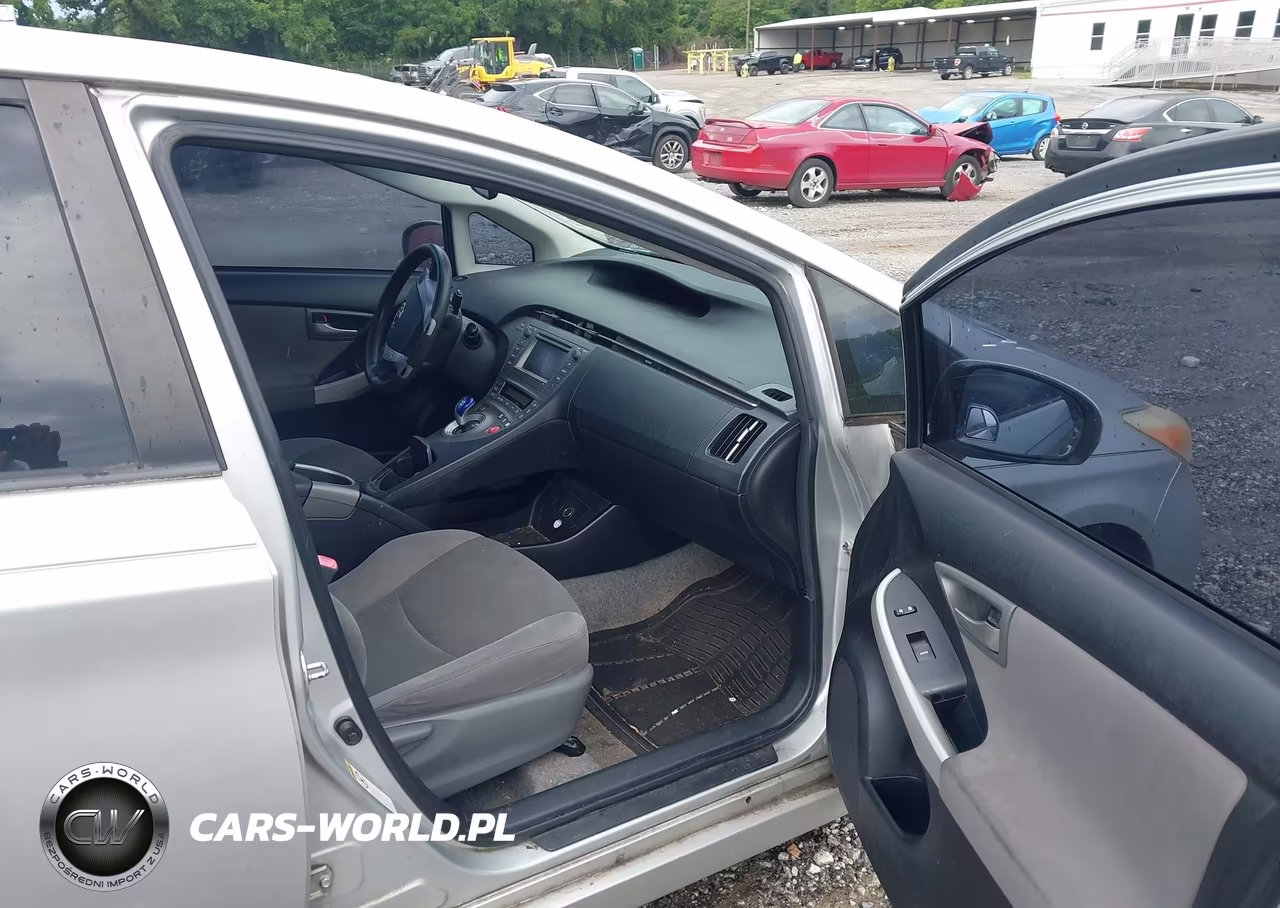 2013 Toyota Prius Two VIN:JTDKN3DU0D5578648 - 5