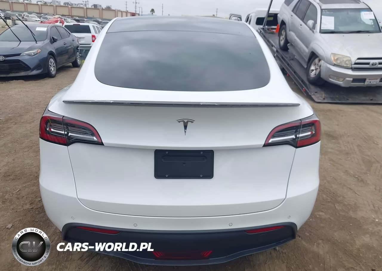 2021 Tesla Model Y VIN:5YJYGDEF4MF211647 - 16