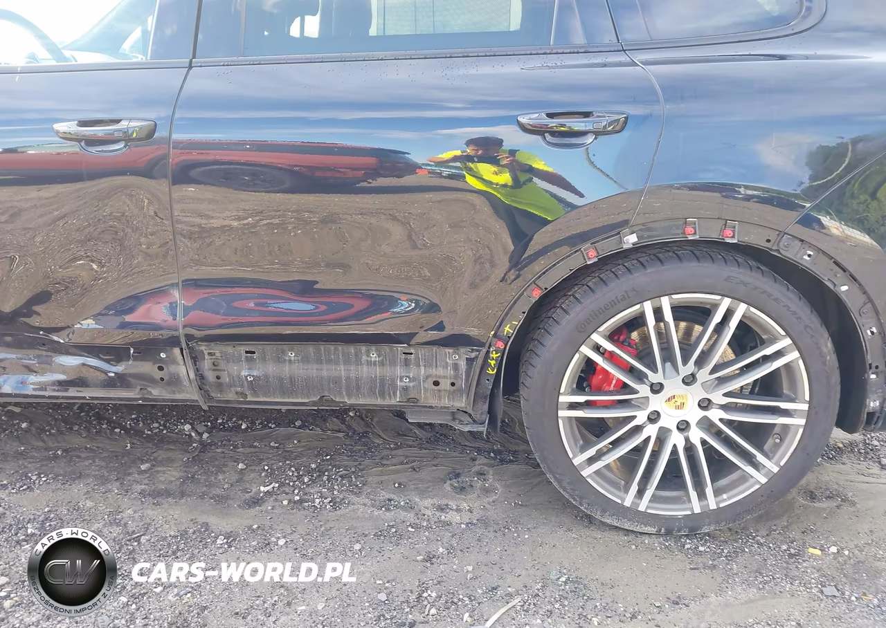 2017 Porsche Cayenne Gts VIN:WP1AD2A27HLA82225 - 18