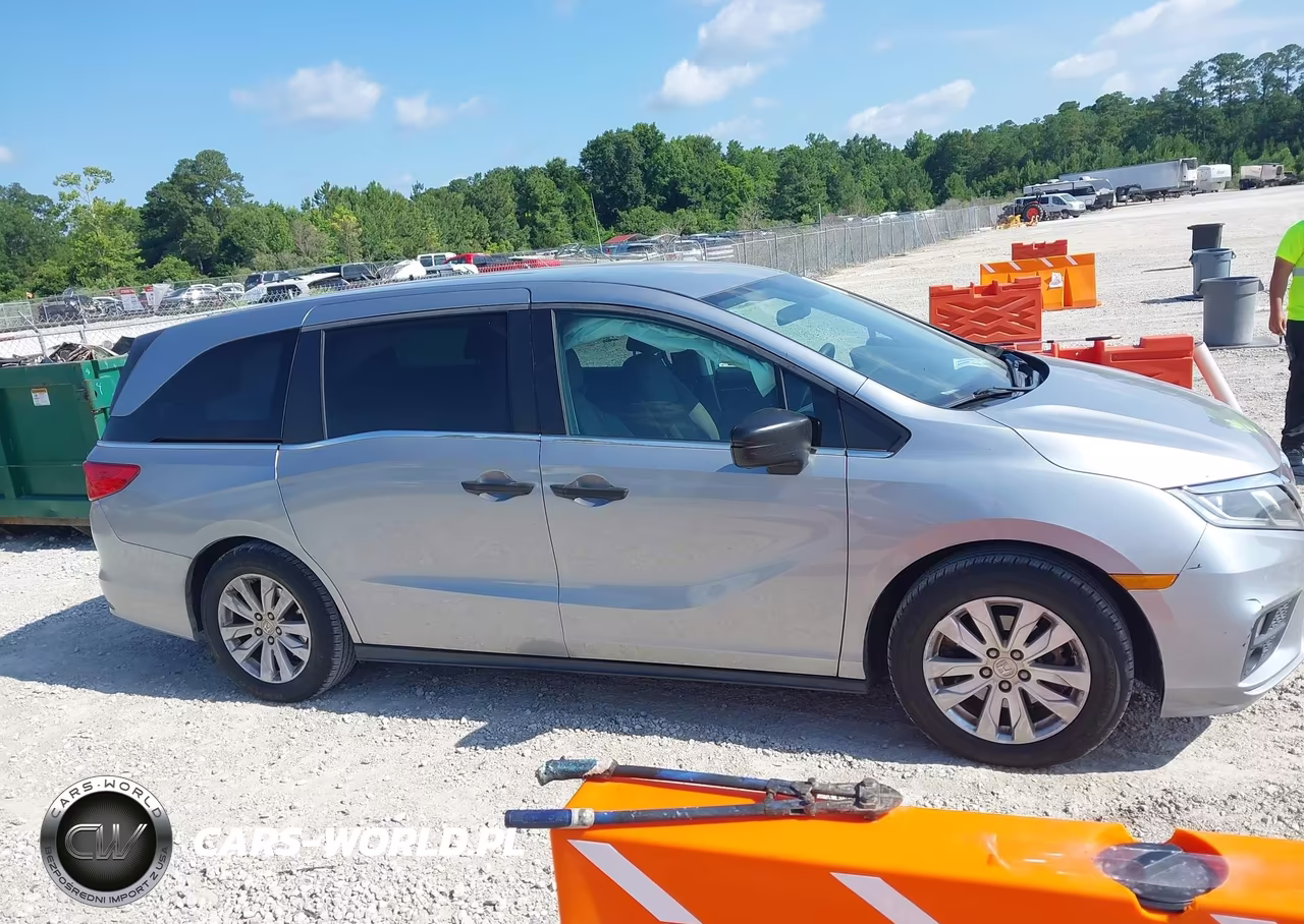2018 Honda Odyssey Lx VIN:5FNRL6H2XJB105901 - 13