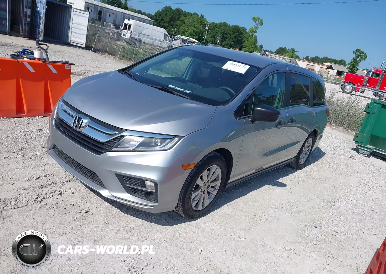 2018 Honda Odyssey Lx VIN:5FNRL6H2XJB105901 - 2