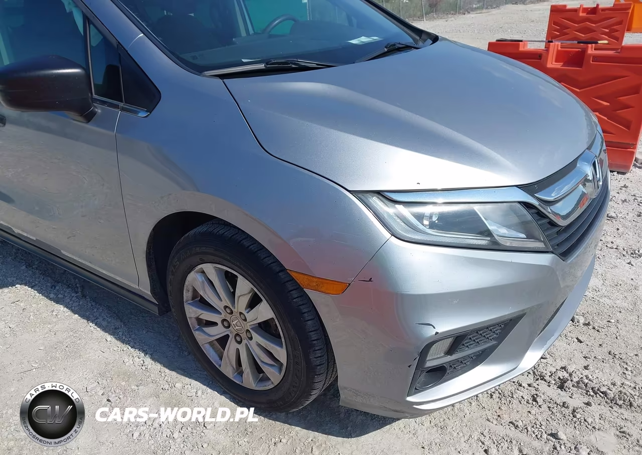 2018 Honda Odyssey Lx VIN:5FNRL6H2XJB105901 - 6
