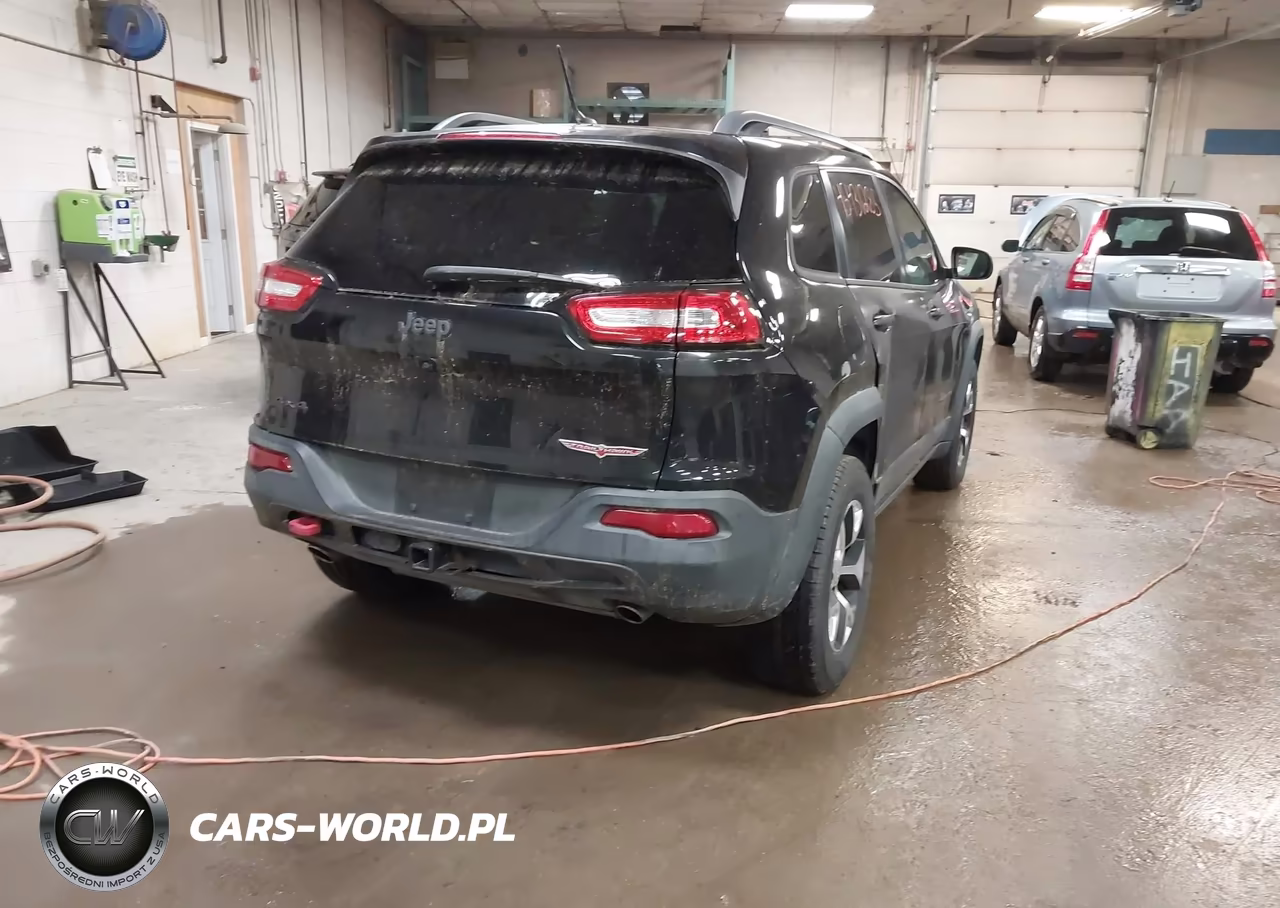 2015 Jeep Cherokee Trailhawk VIN:1C4PJMBS8FW728091 - 4
