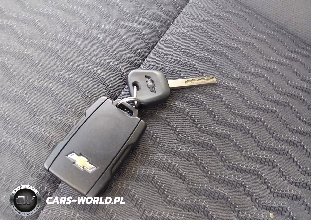 2018 Chevrolet Suburban Ls VIN:1GNSKGEC6JR310222 - 11
