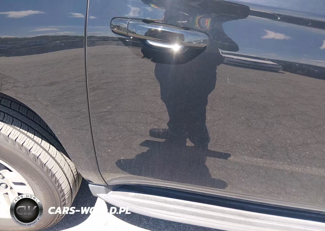 2018 Chevrolet Suburban Ls VIN:1GNSKGEC6JR310222 - 17