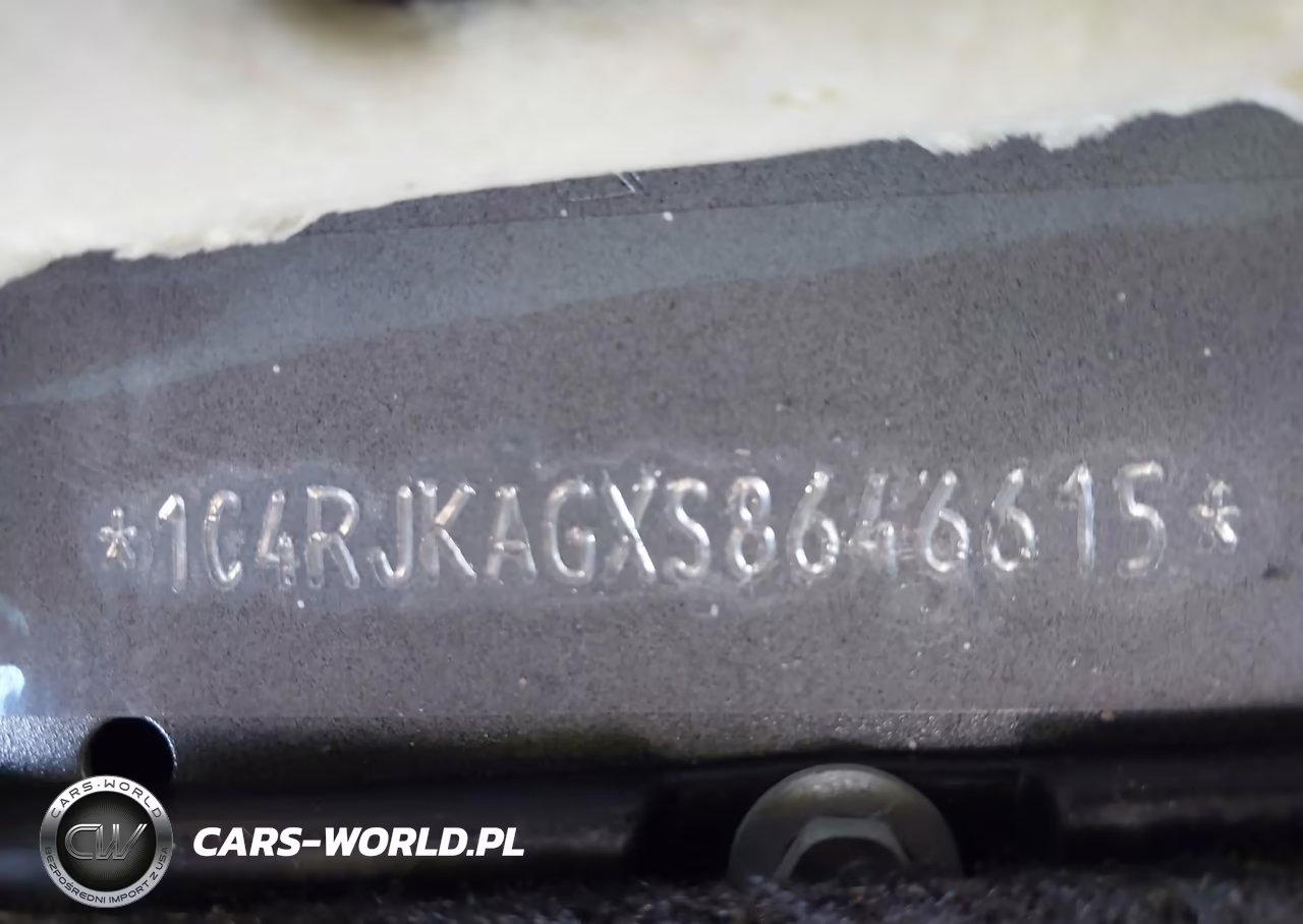 2025 Jeep Grand Cherokee L Laredo X 4X4 VIN:1C4RJKAGXS8646615 - 18