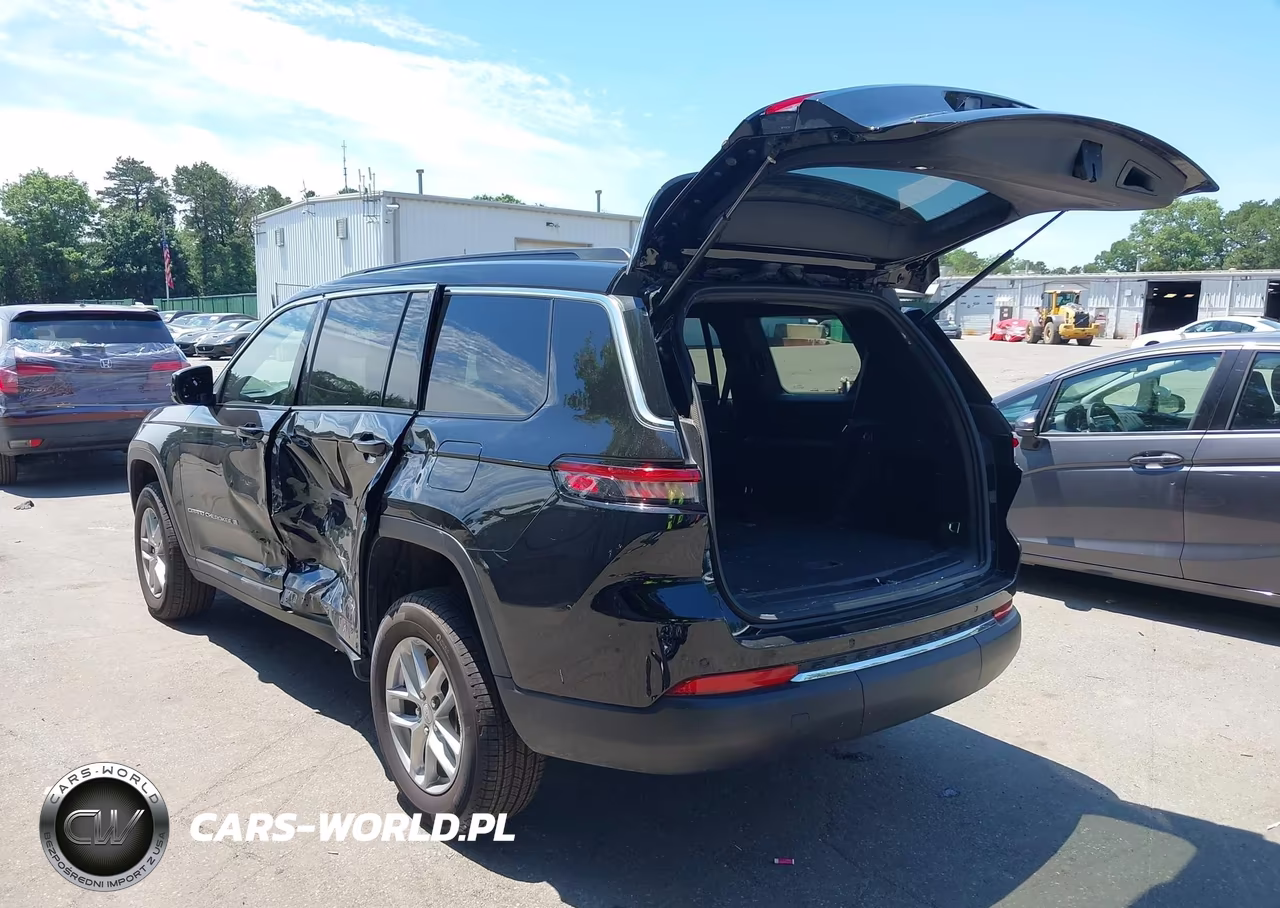 2025 Jeep Grand Cherokee L Laredo X 4X4 VIN:1C4RJKAGXS8646615 - 3