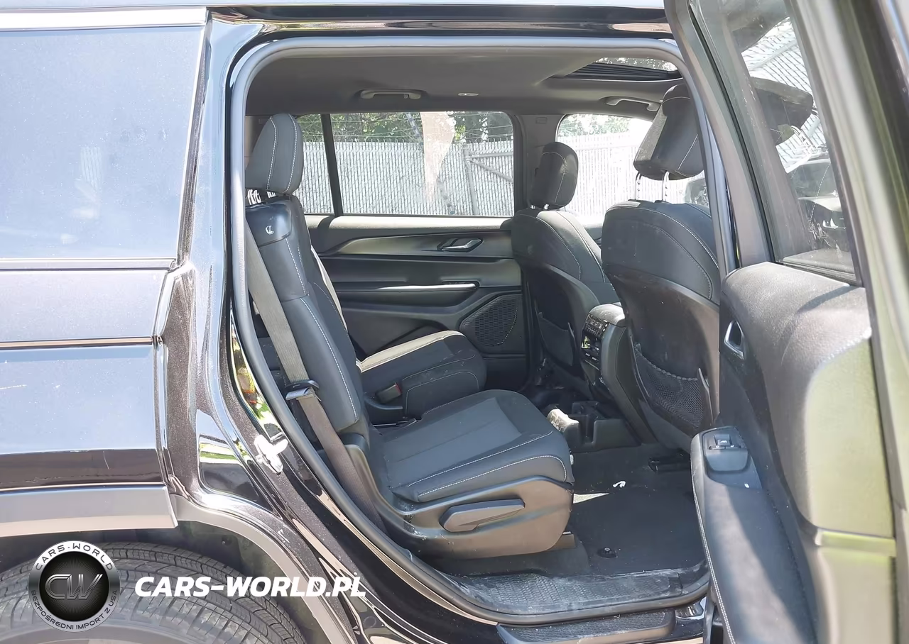 2025 Jeep Grand Cherokee L Laredo X 4X4 VIN:1C4RJKAGXS8646615 - 8