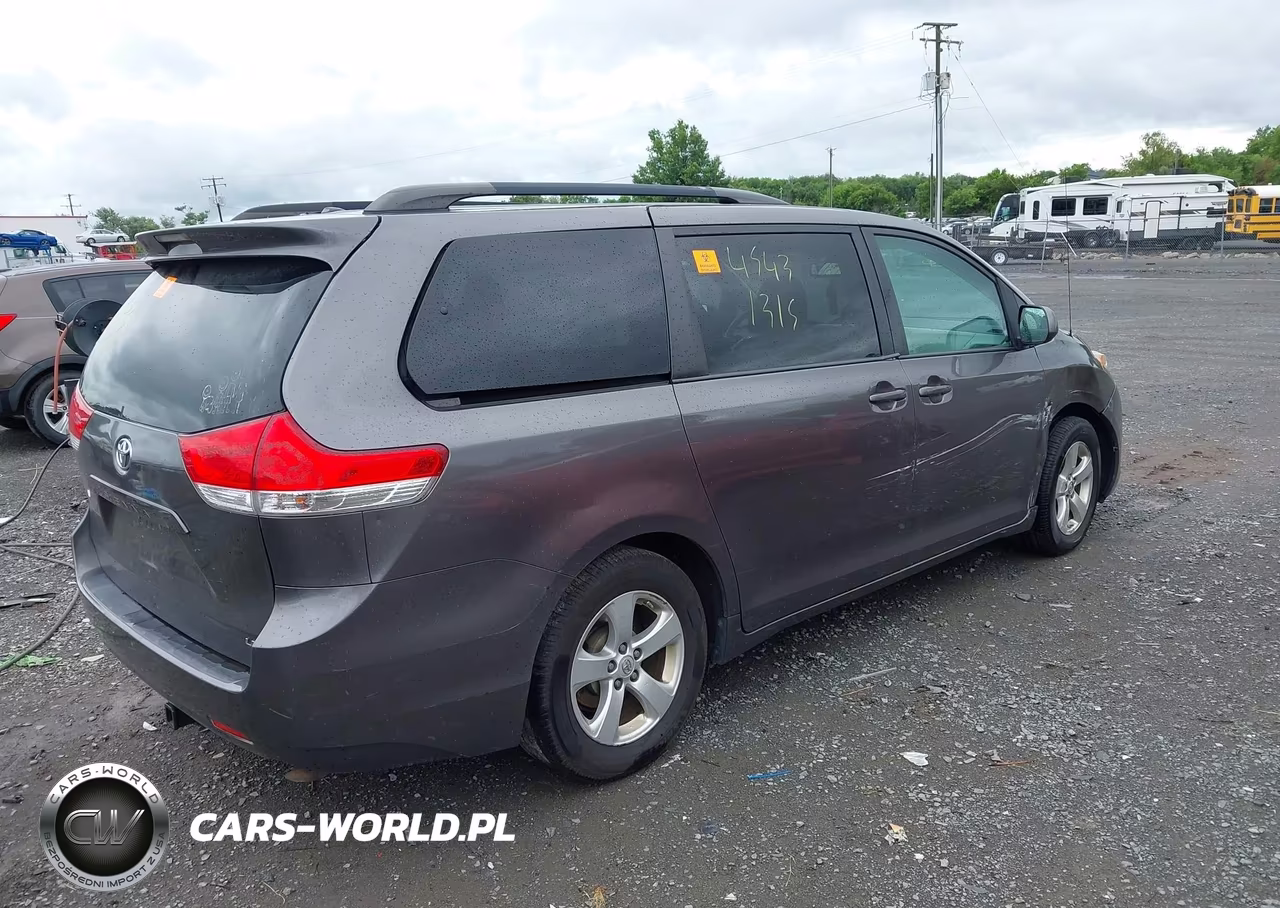 2013 Toyota Sienna Le V6 8 Passenger VIN:5TDKK3DCXDS340154 - 4