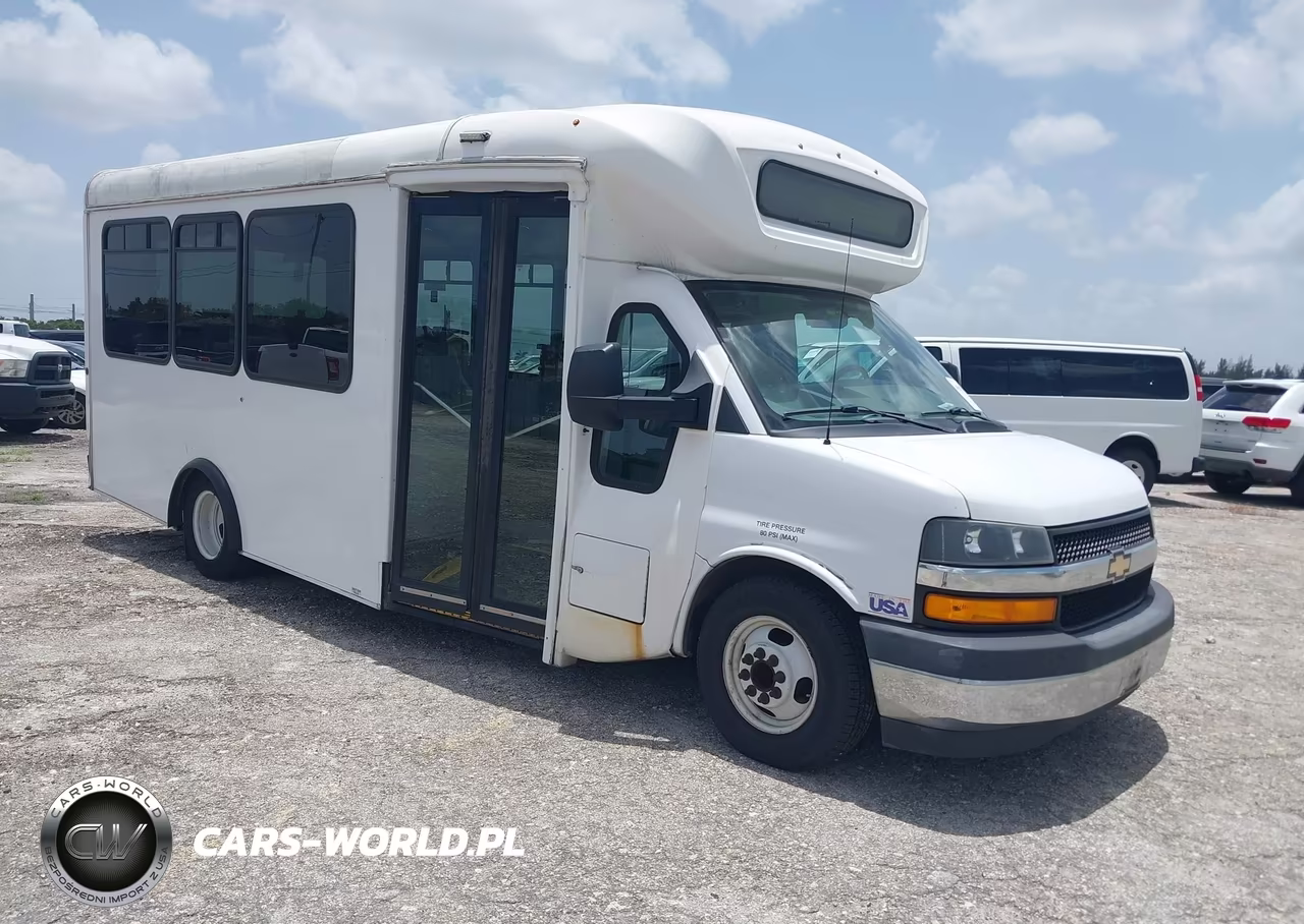 2019 Chevrolet Express Cutaway 4500 Van – zdjęcie 1 z 16