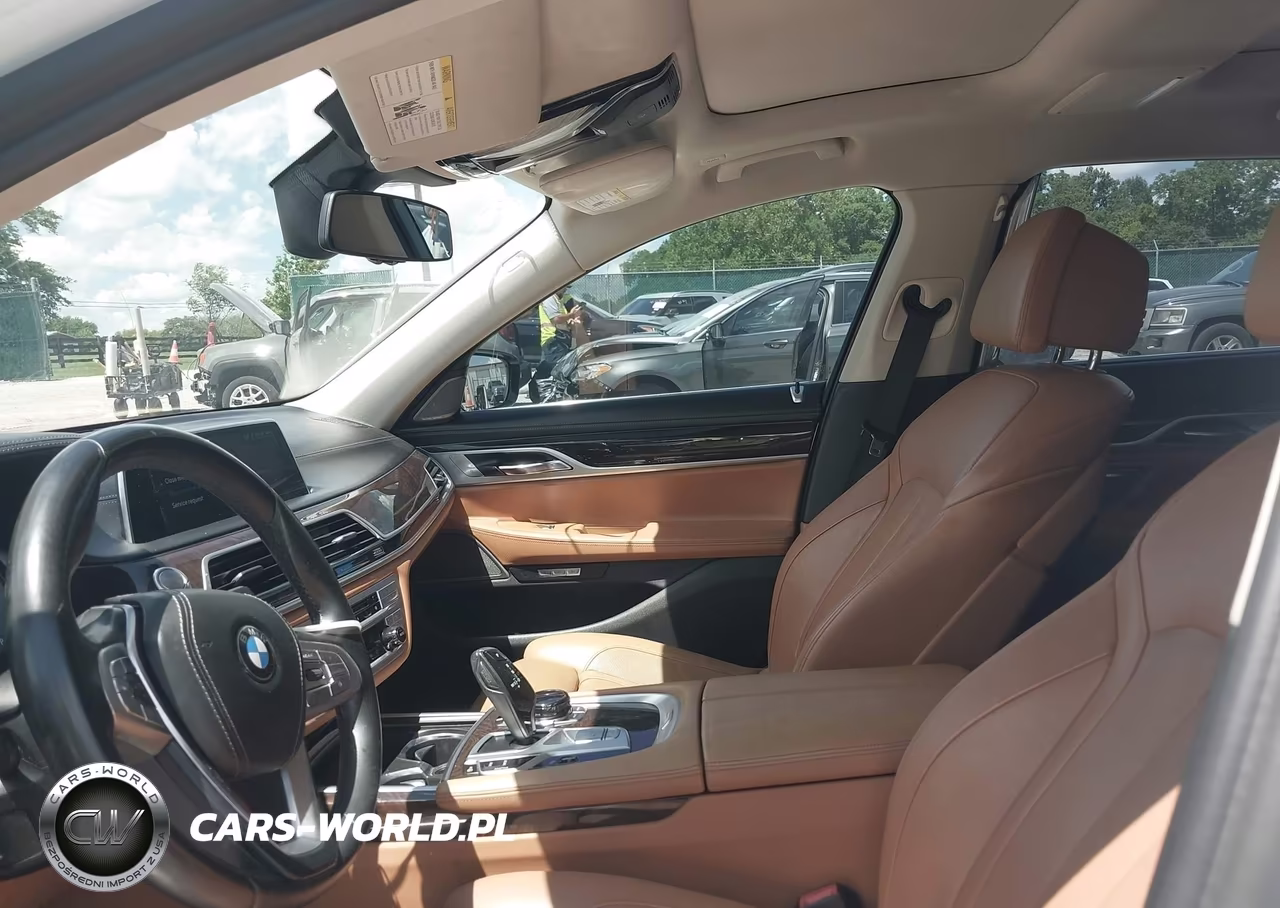 2017 BMW 740I VIN:WBA7E2C55HG740470 - 14