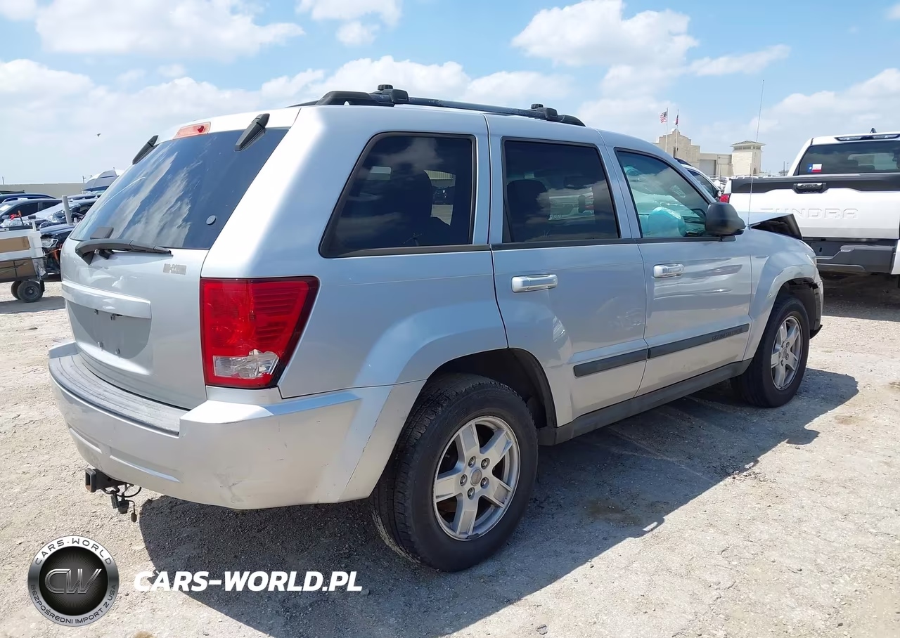 2007 Jeep Grand Cherokee Laredo VIN:1J8GS48K27C560724 - 4