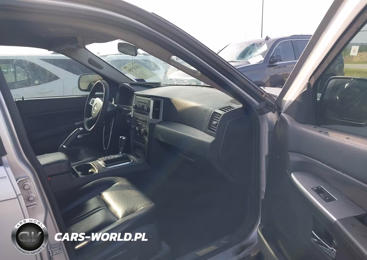 2009 Jeep Grand Cherokee Laredo VIN:1J8GR48K79C539298 - 5