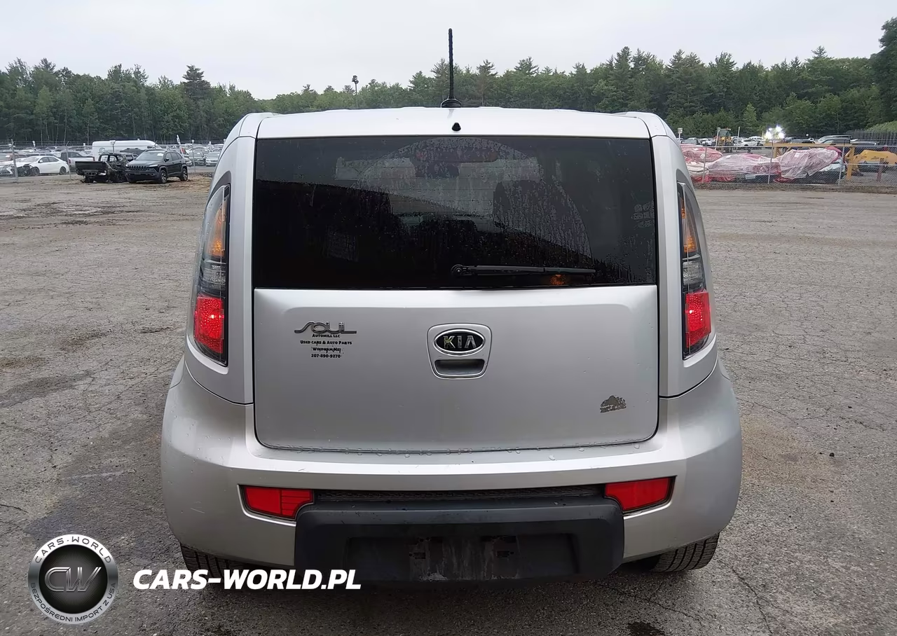 2011 Kia Soul + VIN:KNDJT2A29B7717109 - 16