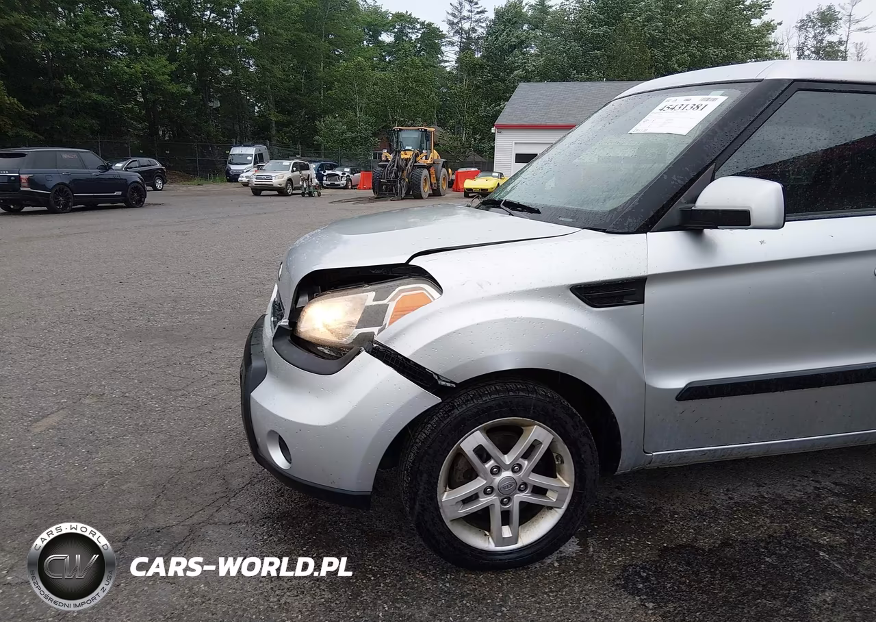2011 Kia Soul + VIN:KNDJT2A29B7717109 - 6