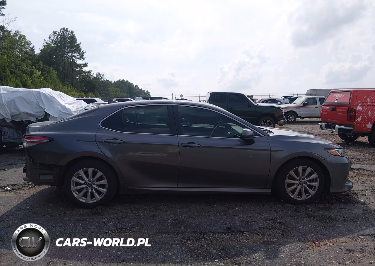 2019 Toyota Camry Le VIN:4T1B11HK5KU267997 - 13