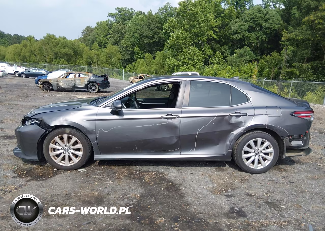 2019 Toyota Camry Le VIN:4T1B11HK5KU267997 - 14