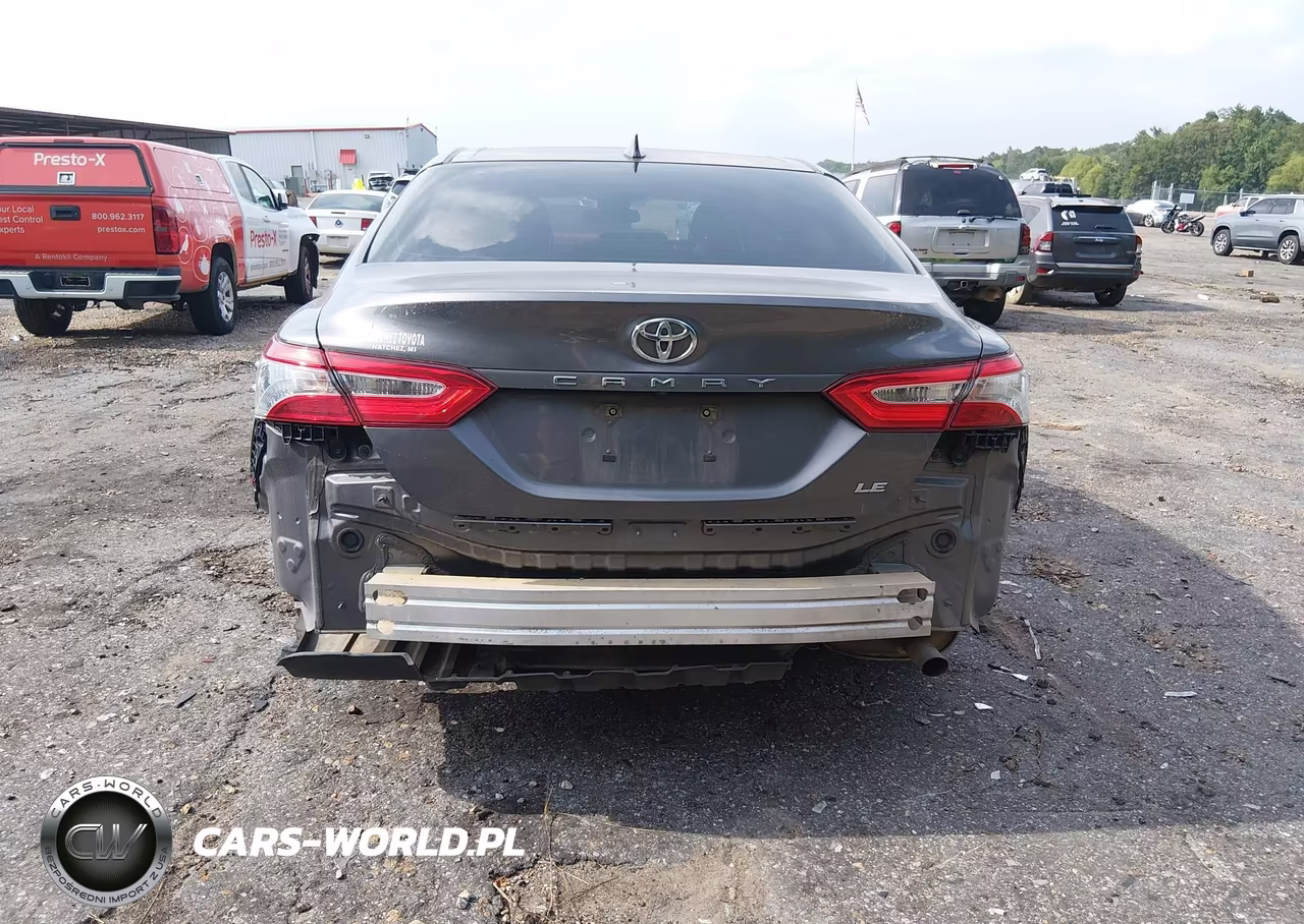2019 Toyota Camry Le VIN:4T1B11HK5KU267997 - 21