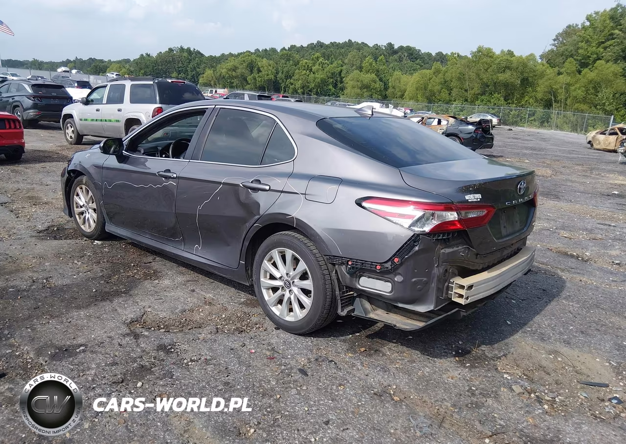 2019 Toyota Camry Le VIN:4T1B11HK5KU267997 - 3
