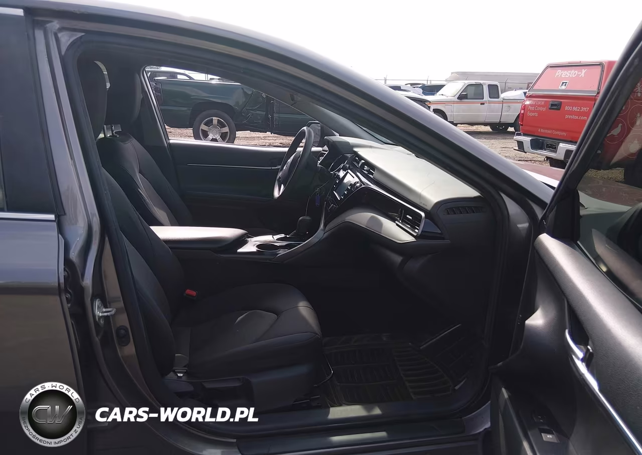 2019 Toyota Camry Le VIN:4T1B11HK5KU267997 - 5