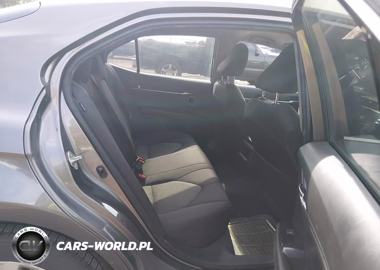 2019 Toyota Camry Le VIN:4T1B11HK5KU267997 - 8