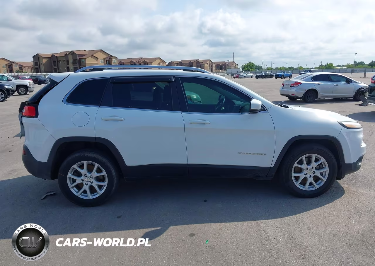 2016 Jeep Cherokee Latitude VIN:1C4PJMCS3GW279385 - 13