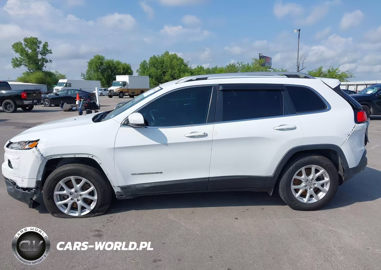 2016 Jeep Cherokee Latitude VIN:1C4PJMCS3GW279385 - 14