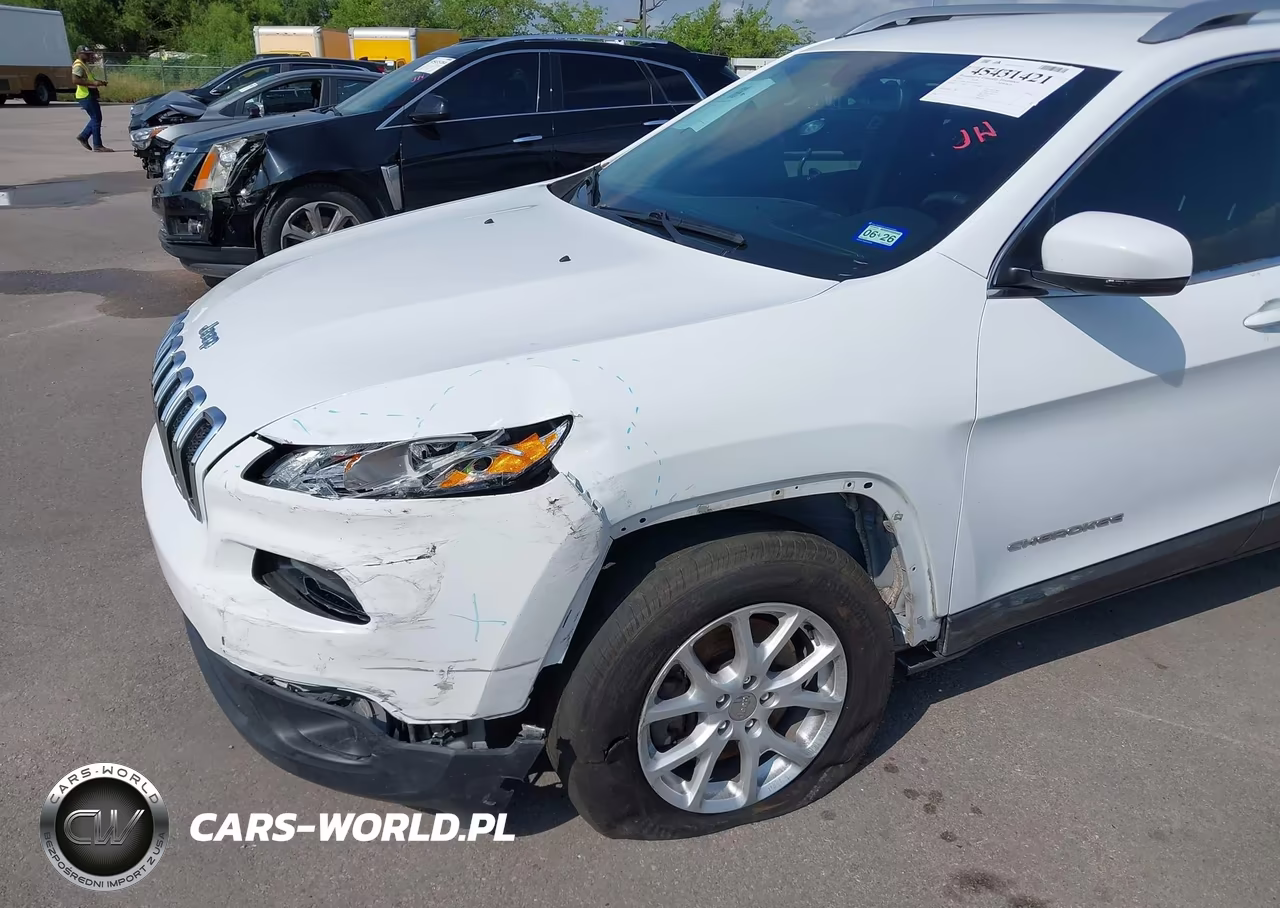 2016 Jeep Cherokee Latitude VIN:1C4PJMCS3GW279385 - 6