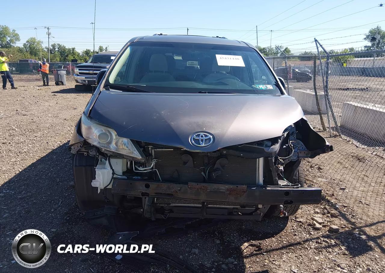 2013 Toyota Sienna Le V6 8 Passenger VIN:5TDKK3DC2DS319427 - 13