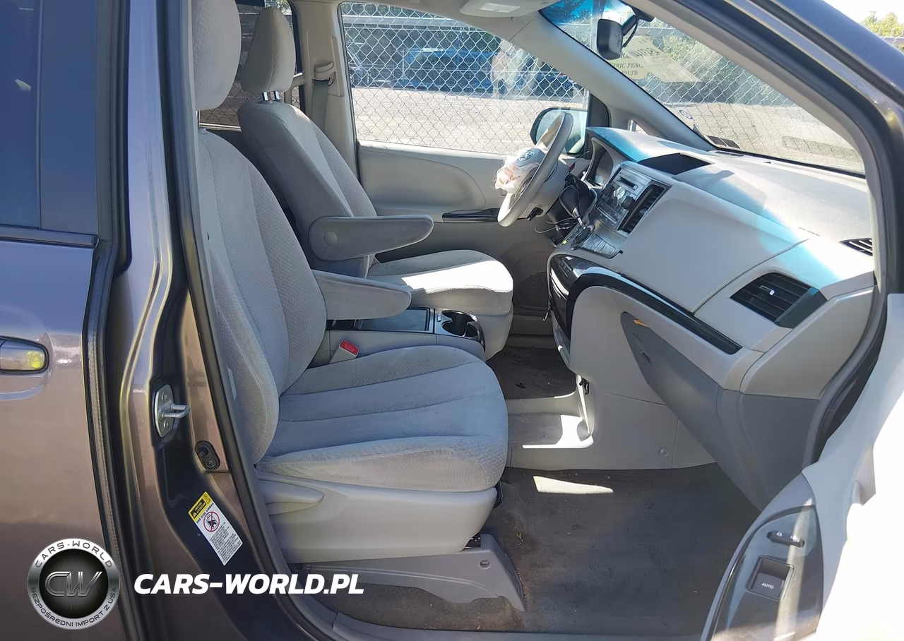 2013 Toyota Sienna Le V6 8 Passenger VIN:5TDKK3DC2DS319427 - 5