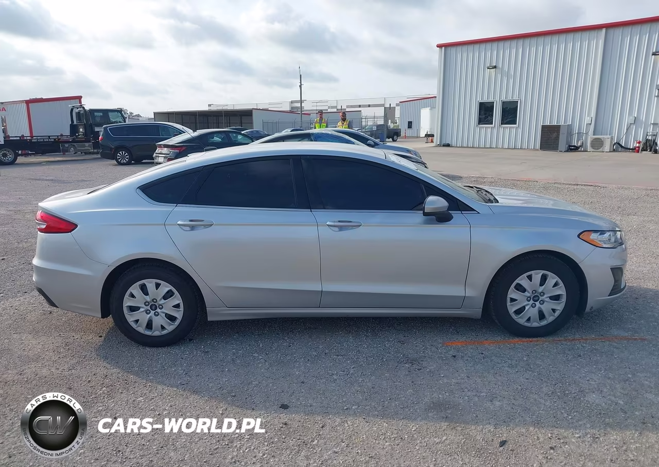 2019 Ford Fusion S VIN:3FA6P0G79KR274010 - 13