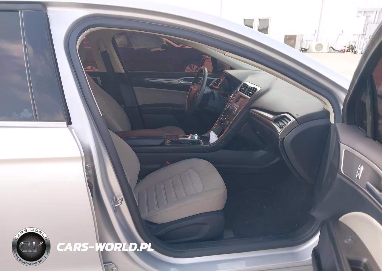 2019 Ford Fusion S VIN:3FA6P0G79KR274010 - 5