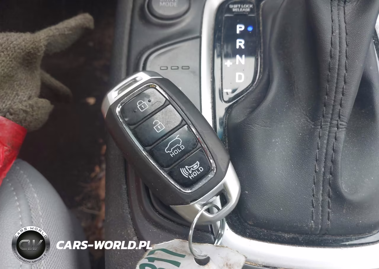 2019 Hyundai Kona Ultimate VIN:KM8K5CA50KU329794 - 11