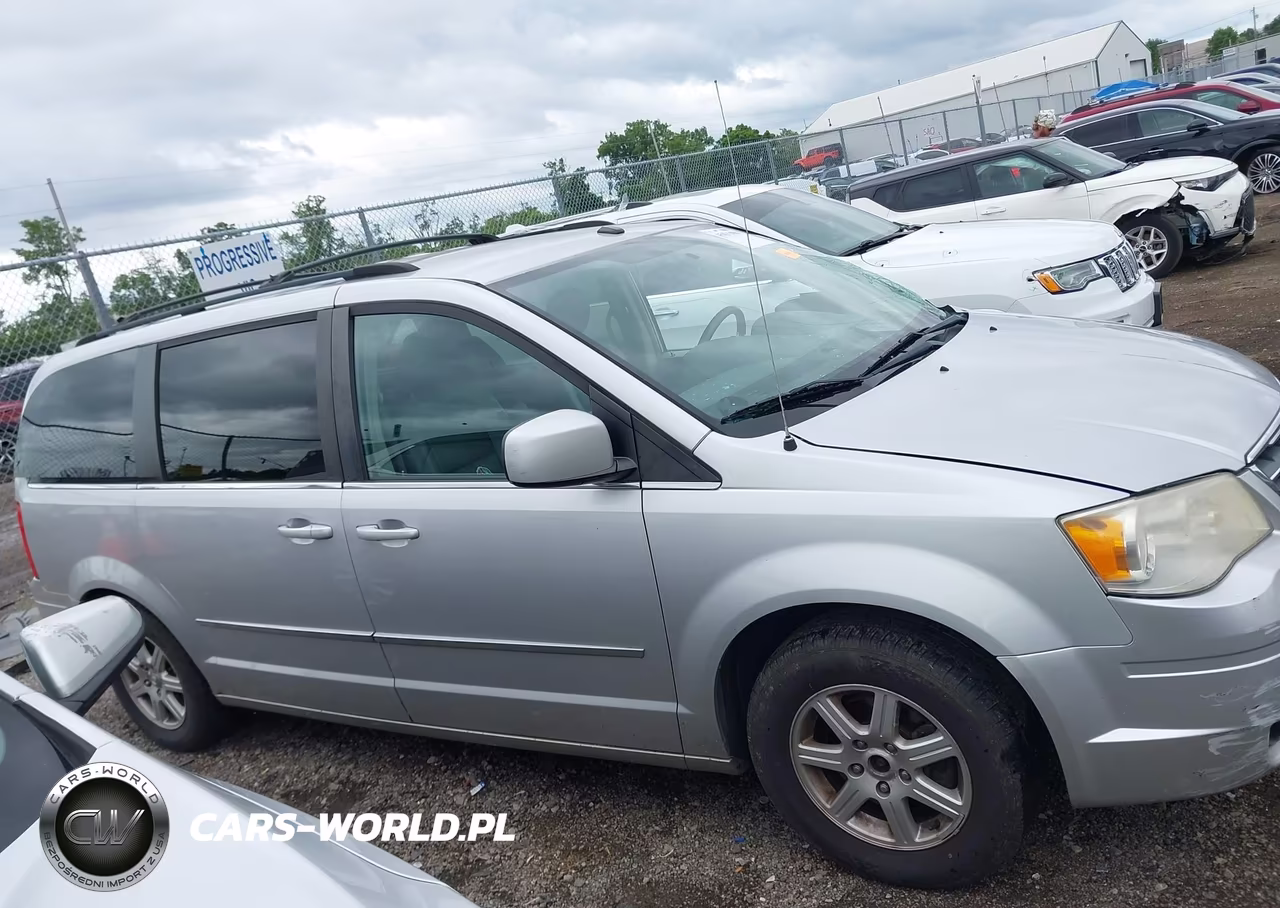 2010 Chrysler Town & Country Touring VIN:2A4RR5DX8AR271584 - 14