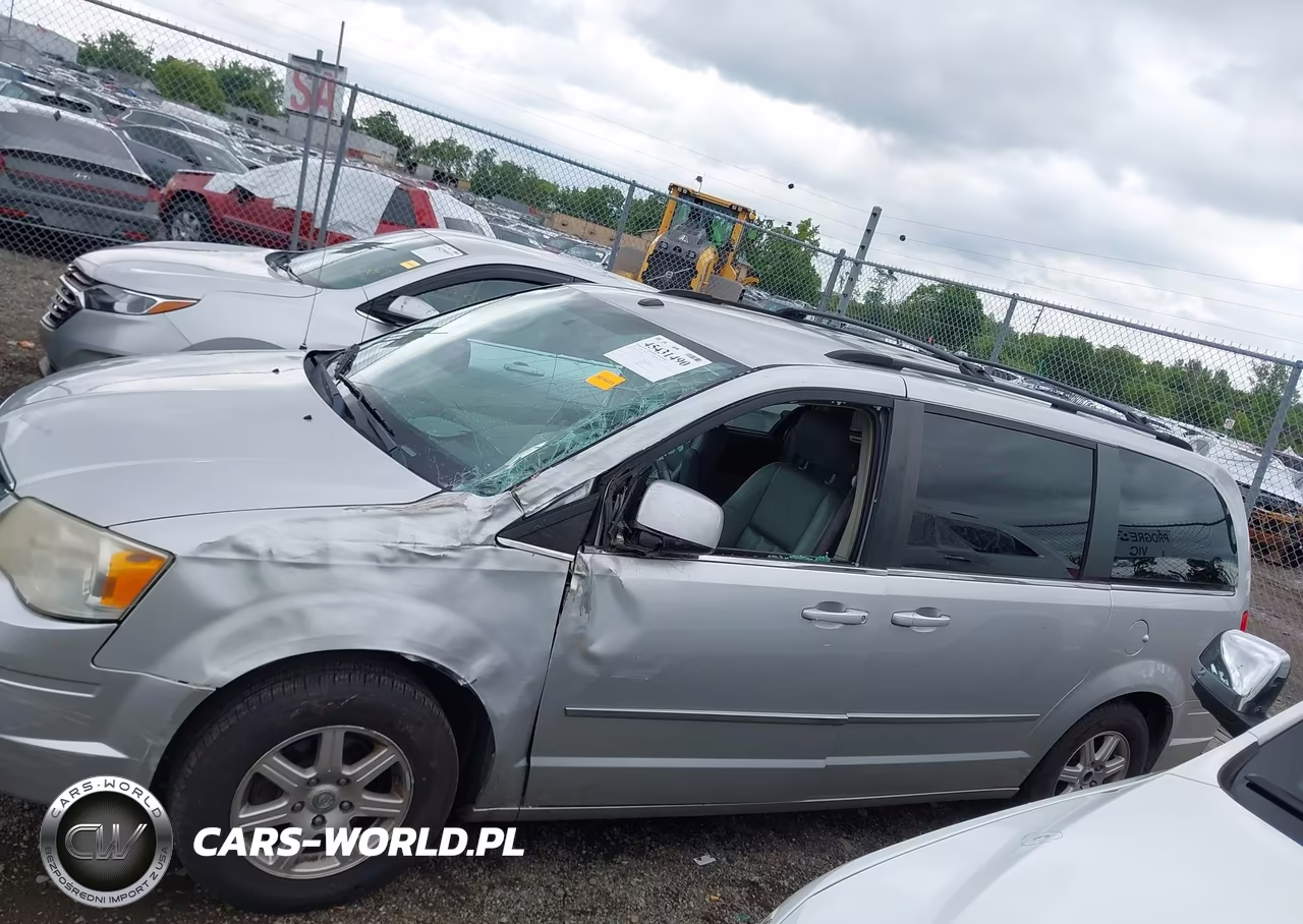 2010 Chrysler Town & Country Touring VIN:2A4RR5DX8AR271584 - 15