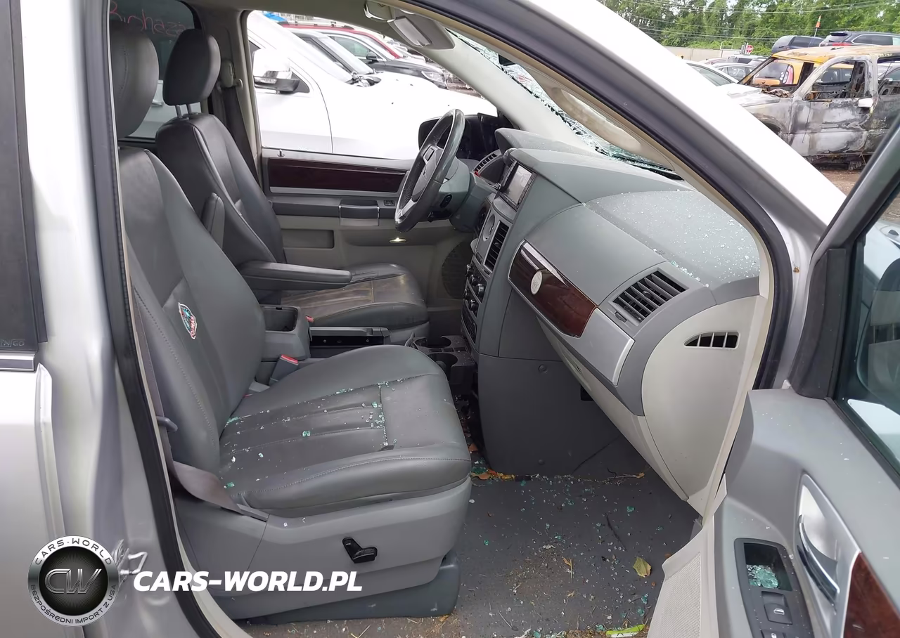 2010 Chrysler Town & Country Touring VIN:2A4RR5DX8AR271584 - 5