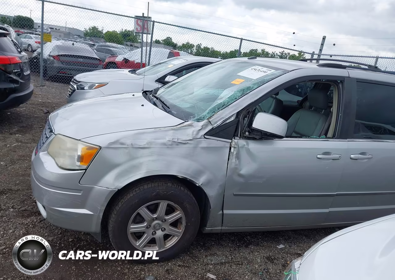 2010 Chrysler Town & Country Touring VIN:2A4RR5DX8AR271584 - 6
