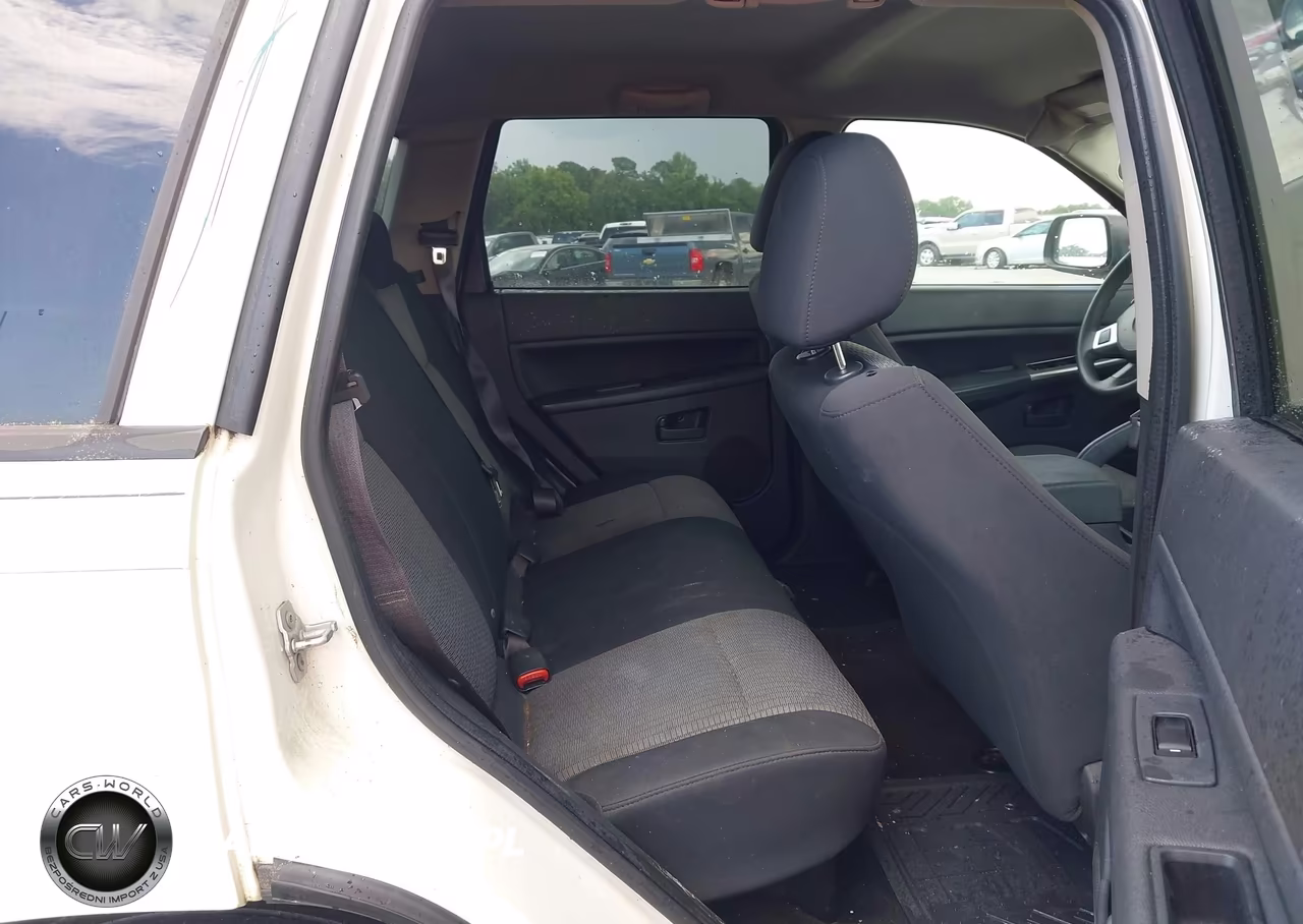 2008 Jeep Grand Cherokee Laredo VIN:1J8GR48K98C103776 - 8