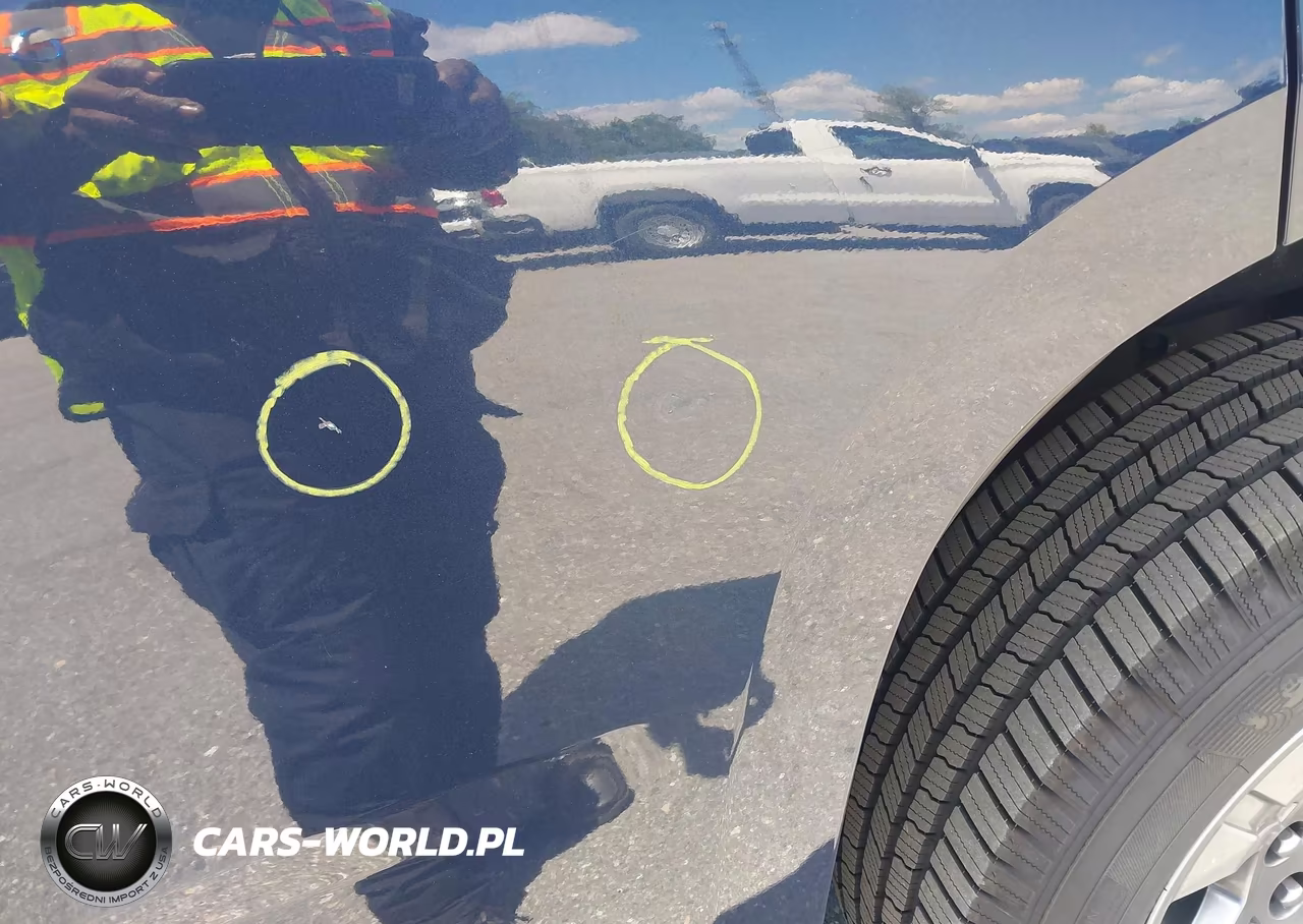 2018 Chevrolet Tahoe Ls VIN:1GNSKAEC6JR338602 - 13