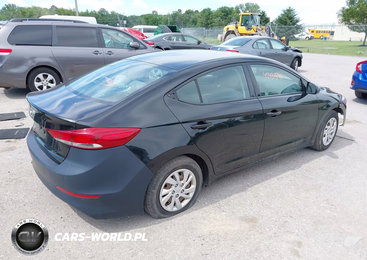 2018 Hyundai Elantra Se VIN:5NPD74LF7JH261599 - 4