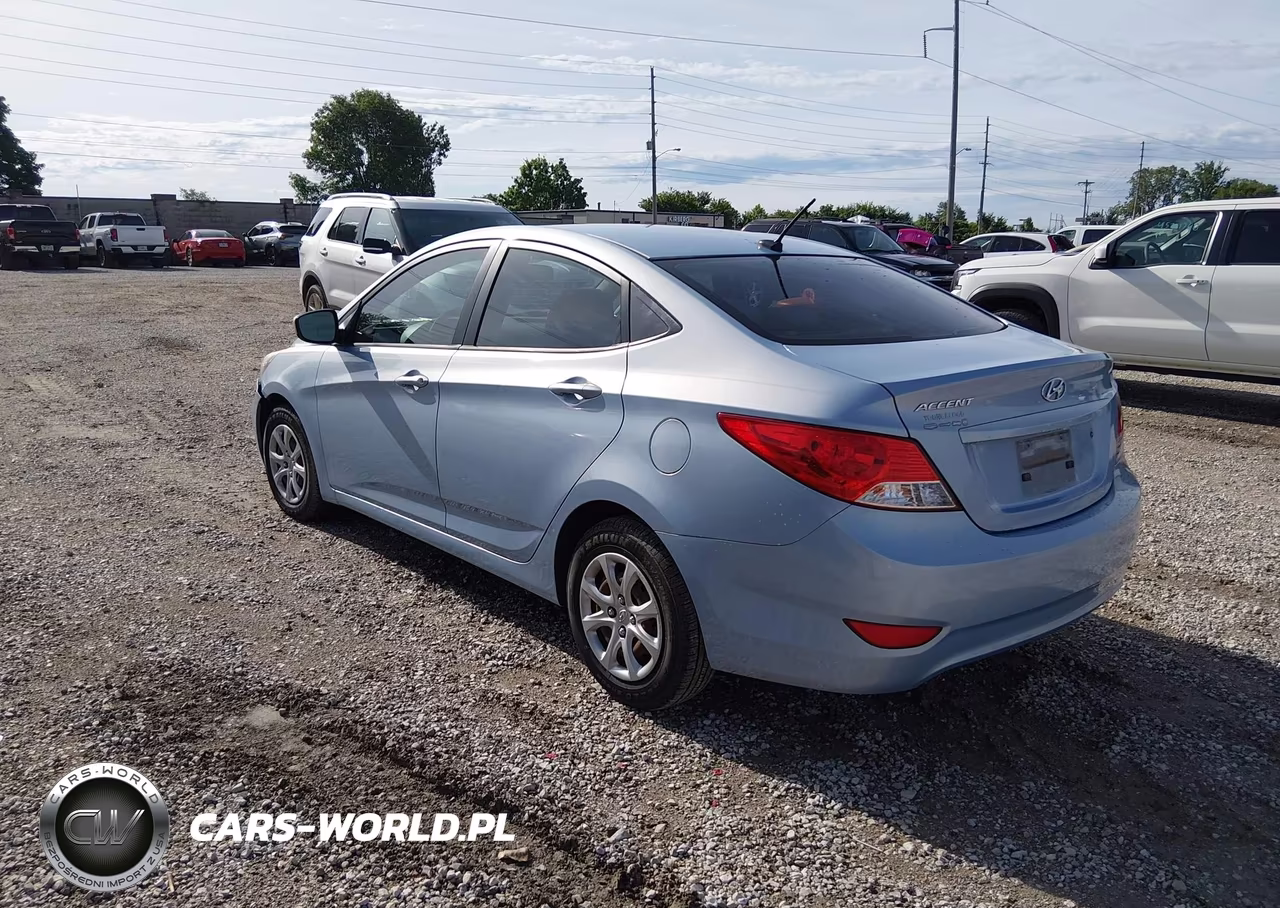 2013 Hyundai Accent Gls VIN:KMHCT4AE0DU560276 - 3